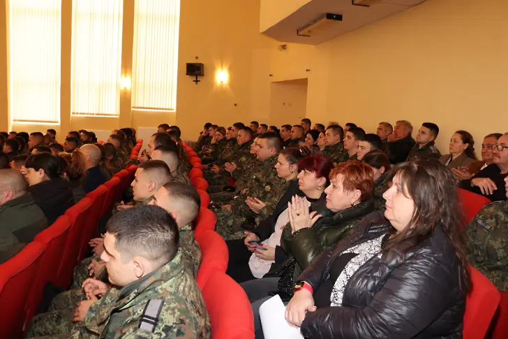 Филмът „Дланите, от които излитат стоманените птици“ гостува във ВВВУ „Георги Бенковски“