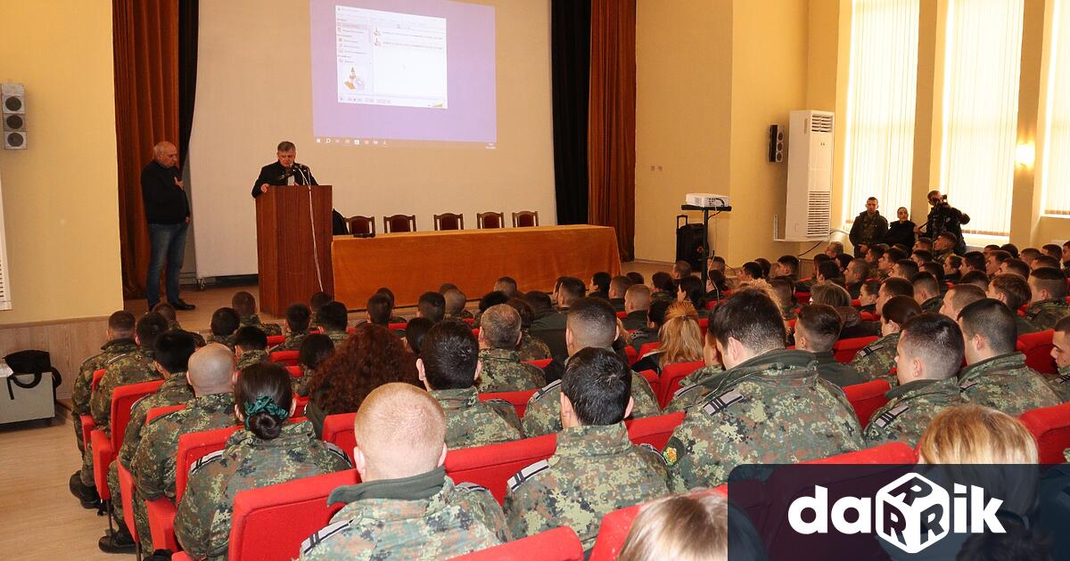 Прожекция на двусерийния филм Дланите от които излитат стоманените птици