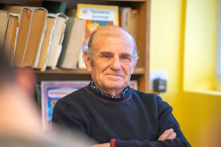 Самобитен творец подреди в Община Мездра изложба на макети