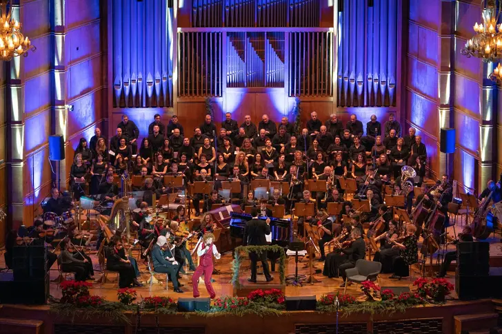 Люси Дяковска и Плевенска филхармония представят „Бяла Коледа”