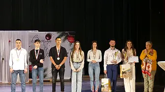Нова Загора награди изявени ученици за 2025 година