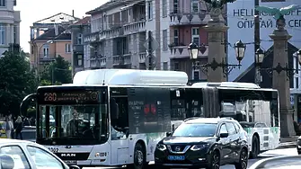 Готов е графикът на градския транспорт в София за новогодишната нощ