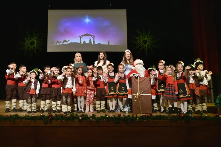 Коледното вълшебство през очите на малчуганите от детските градини в Сливен