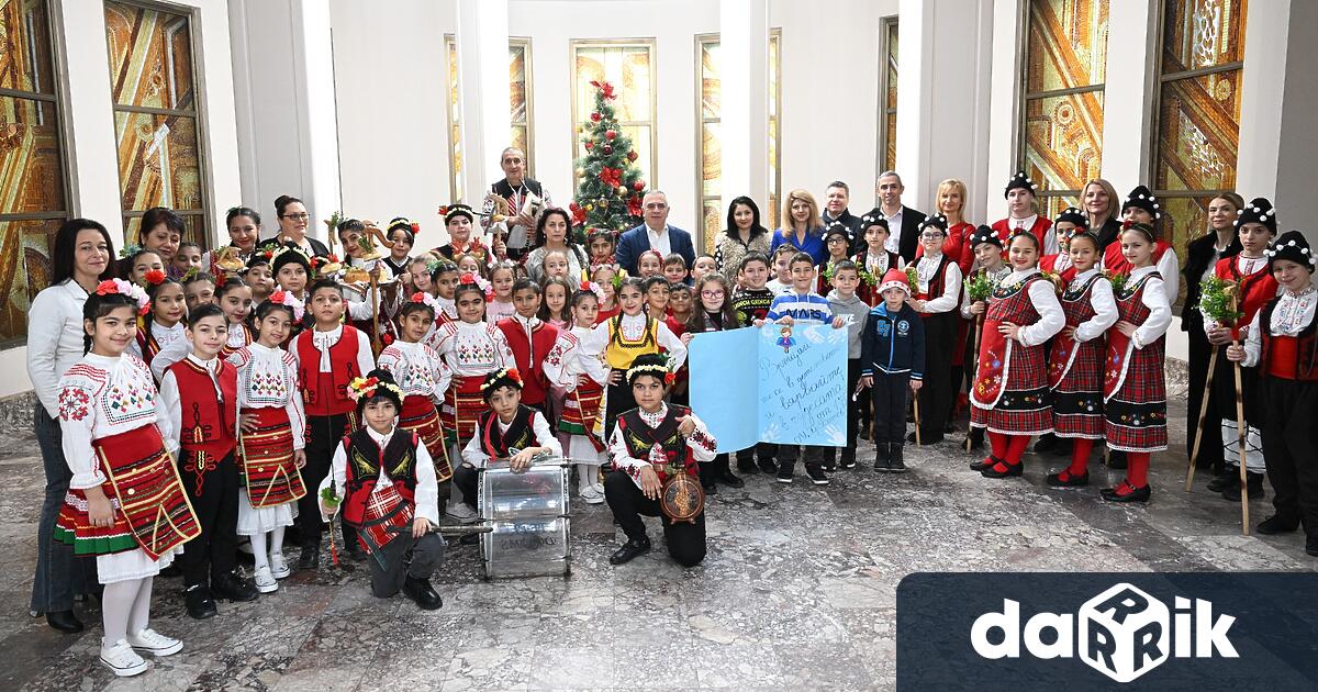 Коледа вече чука на вратата А с наближаването на Рождество