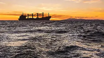 САЩ обстрелваха 3 плавателни съда с наркотици в Тихия океан, осем души загинаха