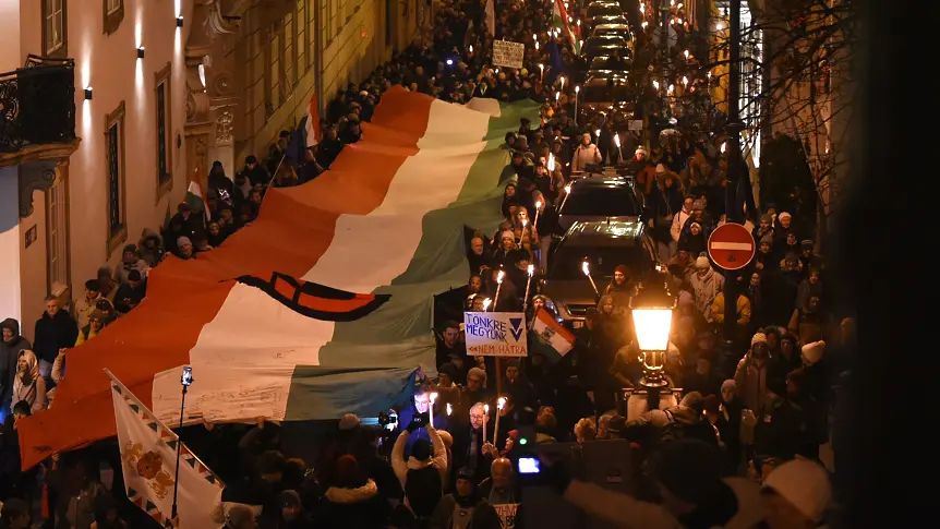 Масов протест срещу Орбан в Будапеща