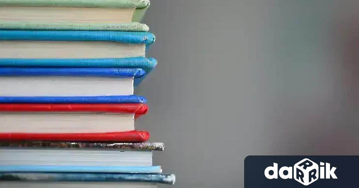 Срещи с читатели и премиери на книги са в програмата