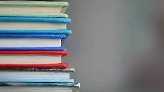 Приключва Панарира на книгата