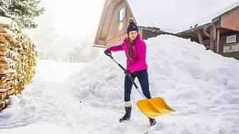 Най-добрите инструменти за снегопочистване за Вашия двор