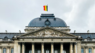 Белгия замразява заплатите на депутати за следващите четири години