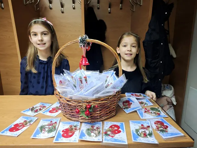 С празнично коледуване и благотворителна кауза започна последното за годината заседание на Общински съвет - Плевен