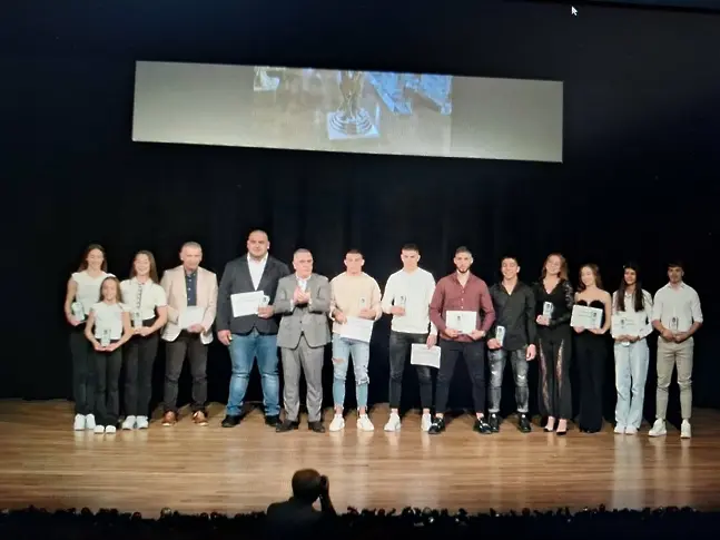 Димитър Димитров със статуетката за Спортист №1 на Сливен