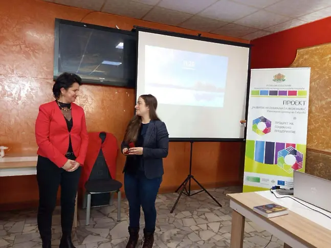 Среща между поколенията и дарителска акция върна духа на Коледа в Сухиндол