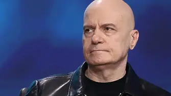 Слави Трифонов след оставката: Фактите ще станат ясни тази вечер в 21:00 часа!