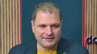 Доц. Инджов: Радев няма да направи партия сега!