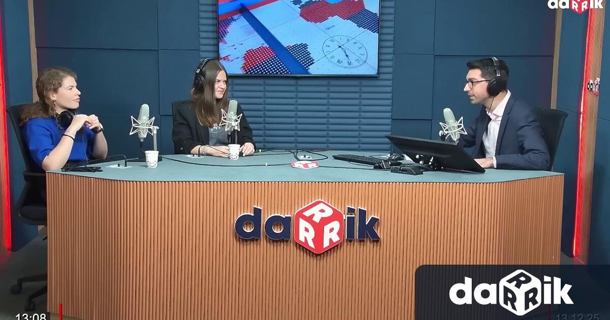 Младите протестиращи от Обединение Студенти против мафията в лицето на