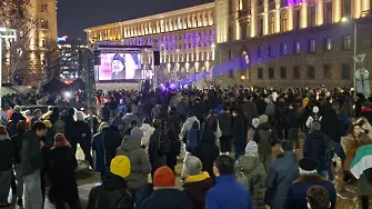 Нов протест в „Триъгълника на властта“ (СНИМКИ)