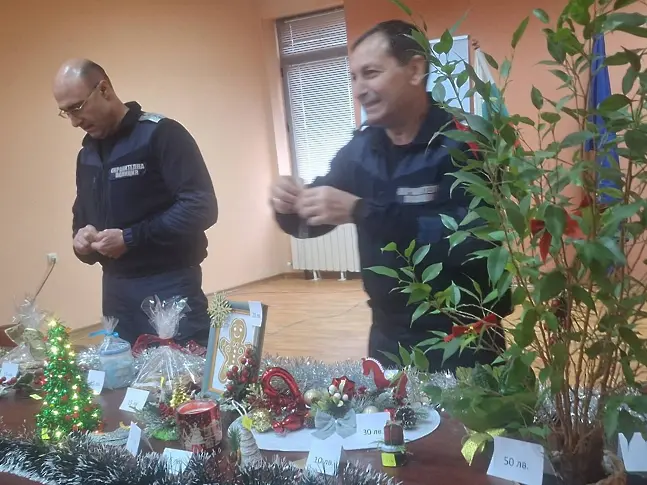Коледен благотворителен базар в ОДМВР – Плевен – жест на съпричастност и подкрепа на дете на загинал полицай