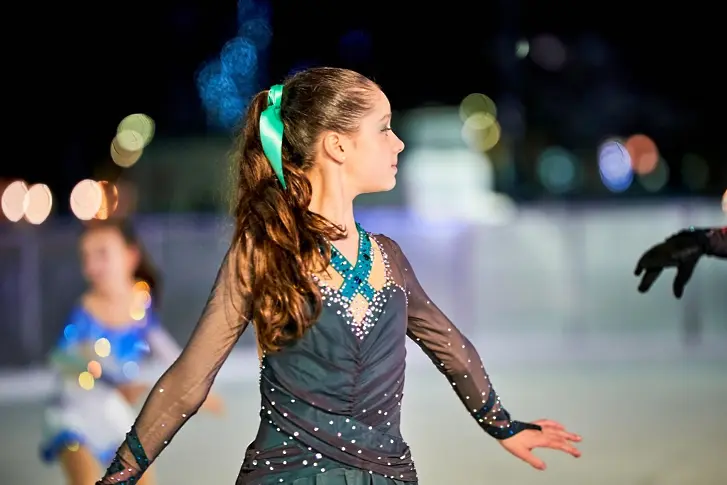 Красив спектакъл на лед представиха в Плевен състезателите от клуб „Ледени искри“