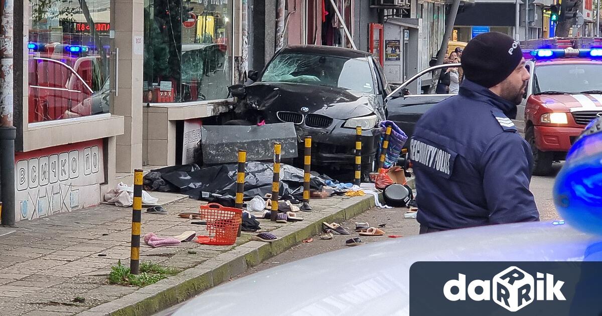 Тежка катастрофавзе жертви във Варна Автомобил помете пешеходци в района