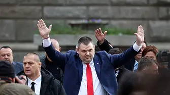 Neue Zürcher Zeitung: Кой е Делян Пеевски - олигархът, който управлява България