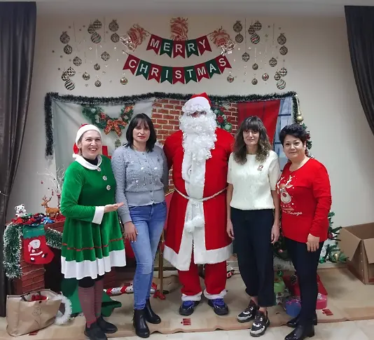 Дядо Коледа в читалище „Зора-1990“ село Победа