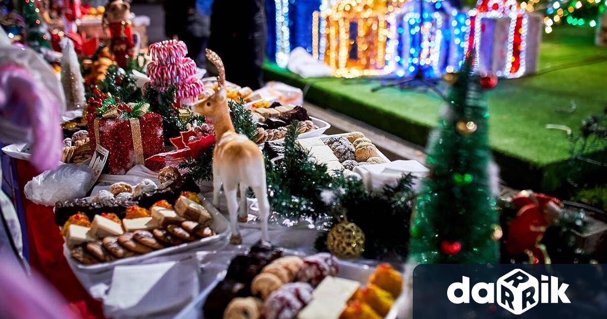 Коледна алея със сладкиши стана част от празничната атмосфера на