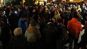 На протест в подкрепа на Цънцарова излязоха Лора Крумова, Бенатова, Анна Цолова, Генка Шикерова