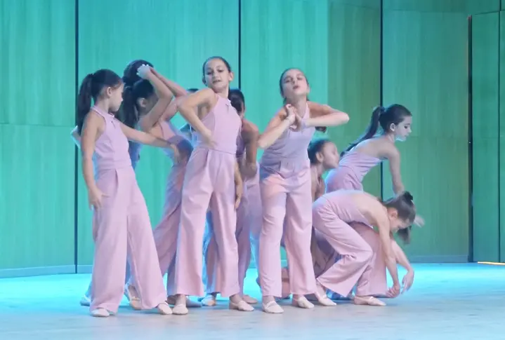  Обявиха премиите от Общинския конкурс „ Моето коледно обръщение “ на Центъра за работа с деца в Плевен 