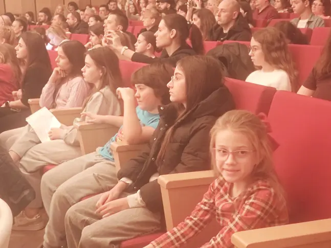  Обявиха премиите от Общинския конкурс „ Моето коледно обръщение “ на Центъра за работа с деца в Плевен 