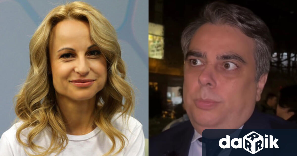 Лидерът на Продължаваме Промяната Асен Василев говори по време на