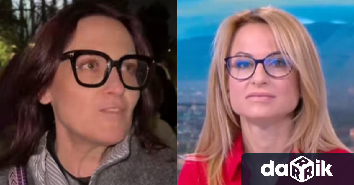 Журналистът Анна Цолова Василев говори по време на протеста под