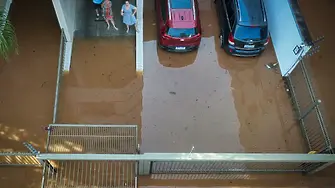 Река преля и наводни град Сомиер в Южна Франция