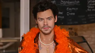 Хари Стайлс се появи с „годеницата“ си и развенча слуховете