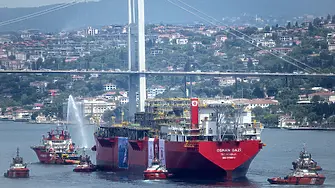 Турция вдига таксите за преминаване на търговски кораби през Босфора и Дарданелите