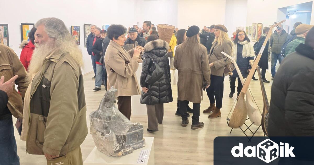 Коледната изложба на Групата на плевенските художници която традиционно се