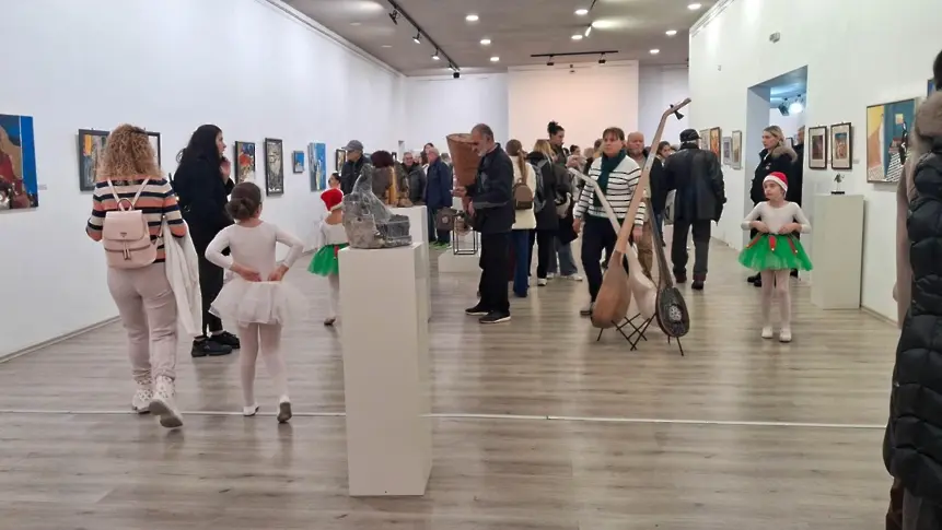 Групата на плевенските художници представя близо 100 творби в традиционна празнична изложба