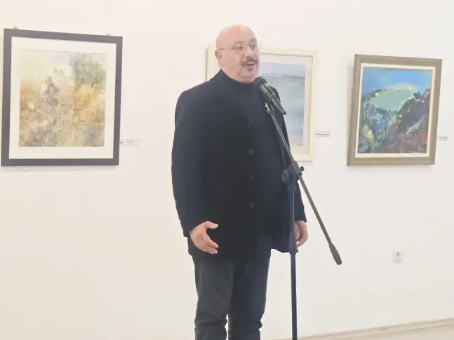 Групата на плевенските художници представя близо 100 творби в традиционна празнична изложба