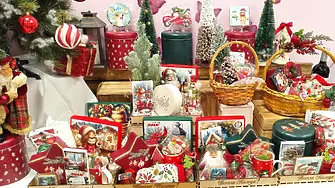 Коледна алея със сладкиши на пл. „Възраждане“ в Плевен на 22 декември 