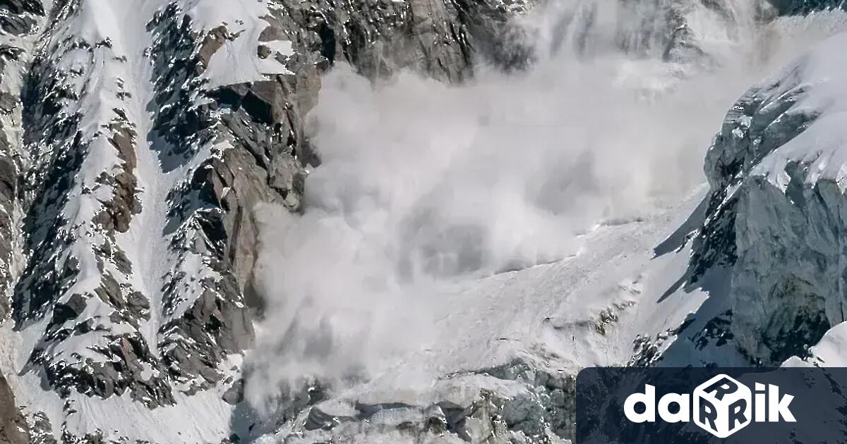 В планините духа умерен вятър а температурите варират от минус