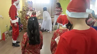 Приятели и дарители бяха гости на коледните празници в шестте Центъра за настаняване от семеен тип