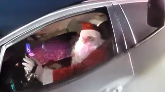 Спряха Дядо Коледа за превишена скорост