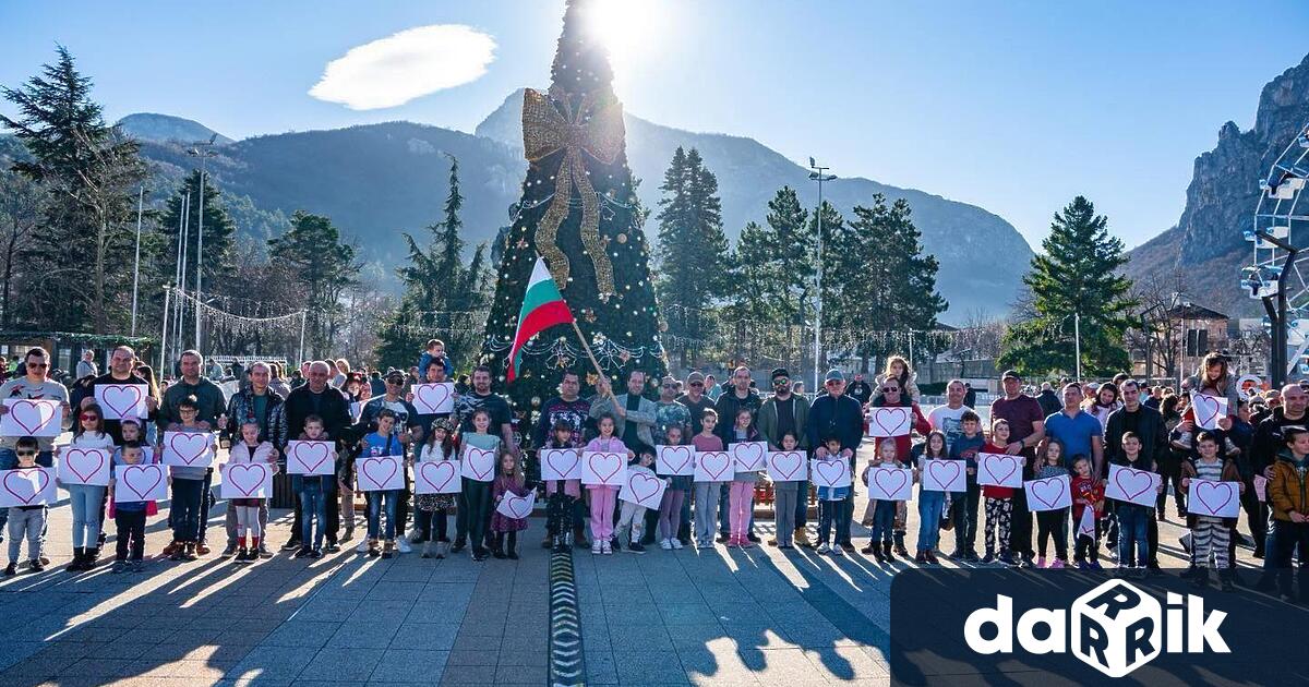 В навечерието на Коледа и светлите празници Община Враца кани