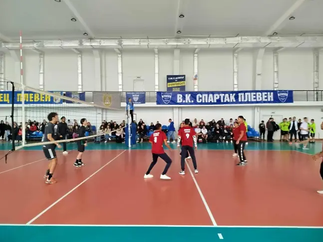  Плевенски възпитаници събраха над 1300 лева в поддръжка лекуването на болно дете 