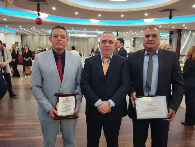  Стефан Радев с награди „ Кмет на годината “ и „ Най-добър обществен партньор-кмет “ 