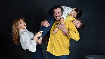 Трима мъже + една сестра и леля във Време за джаз. Водещия не го броим. 