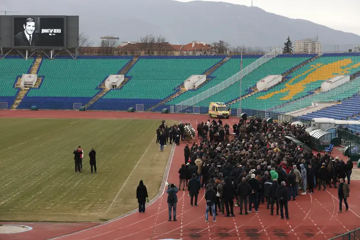 Звезди на футбола ни с последни думи за Димитър Пенев (ВИДЕО)