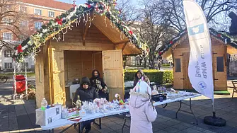 Днес: Благотворителен базар в Коледното градче на Плевен събира средства за рехабилитация на 21-годишния Кристиян