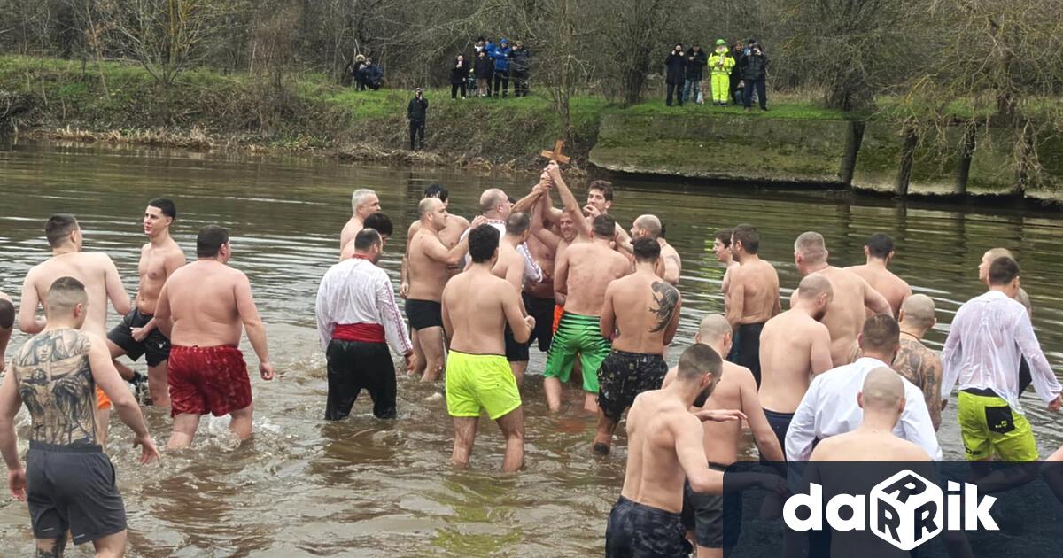 39 годишният Петър Василев от плевенското село Дисевица извади днес