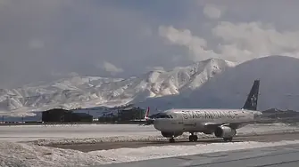 Сняг парализира въздушния, железопътния и автомобилния трафик в Париж и Амстердам